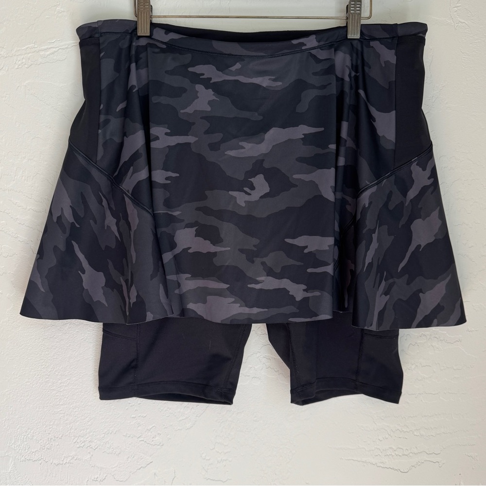 Athleta Skort Women's Black and Camouflage Match Point Skort with Baleaf Short